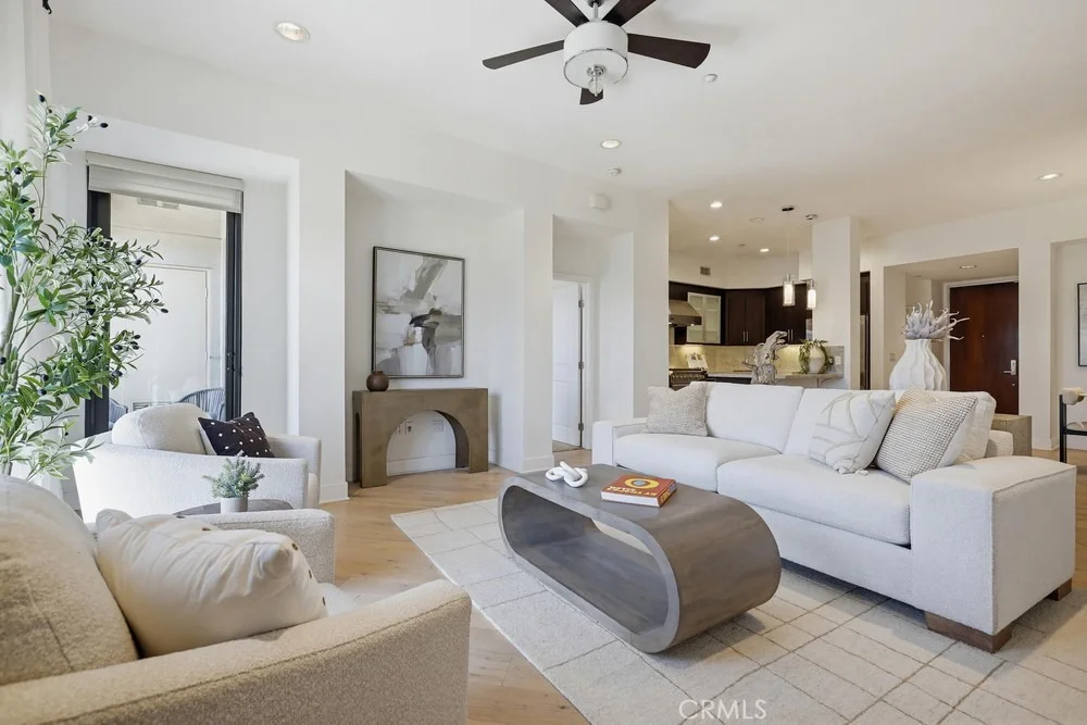Photo of Unit 406 at 402 Rockefeller