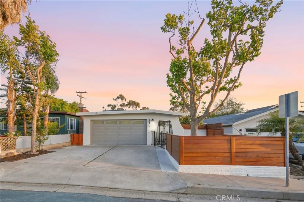 Photo of 212 Avenida Sierra