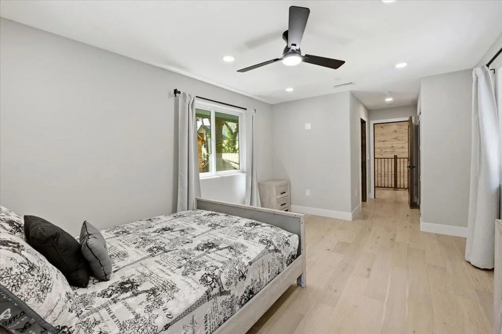 Photo of 830 Oriole Drive