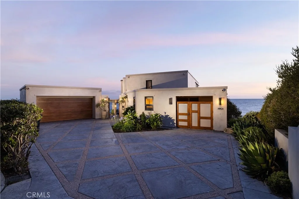Photo of 1901 Ocean Way