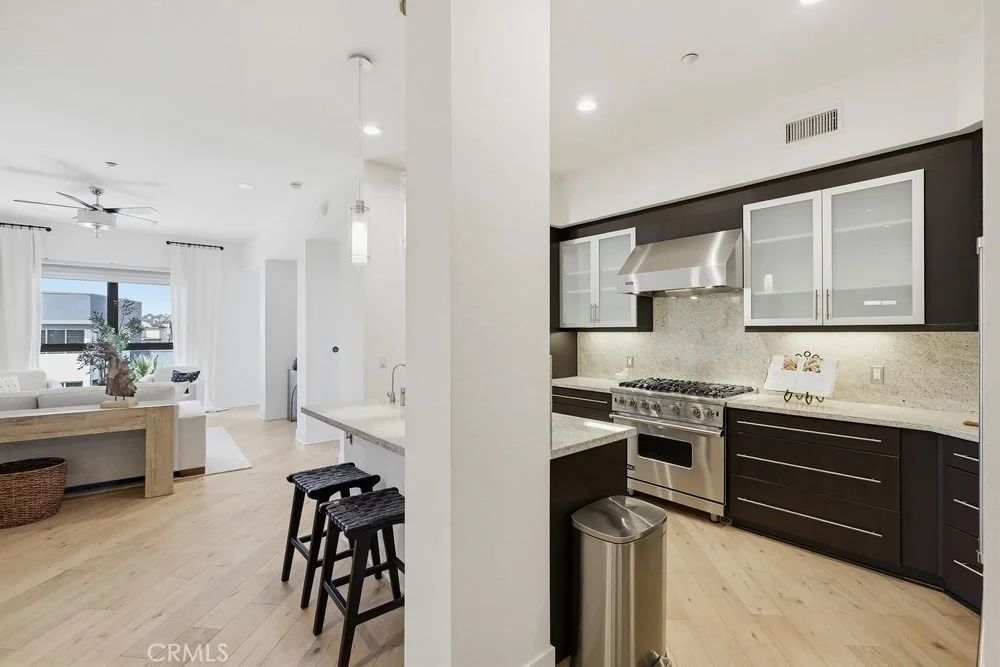 Photo of Unit 406 at 402 Rockefeller