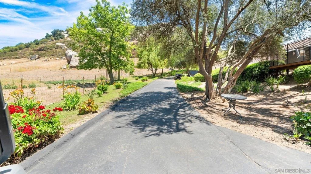 Photo of 1485 Santa Fe Hills