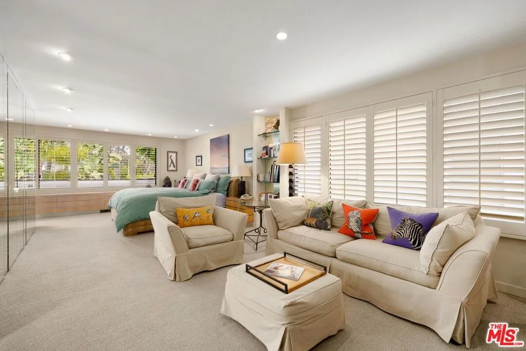 Photo of 715 N Beverly Drive
