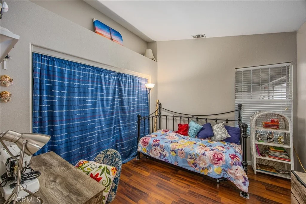Photo of 13997 Riverside