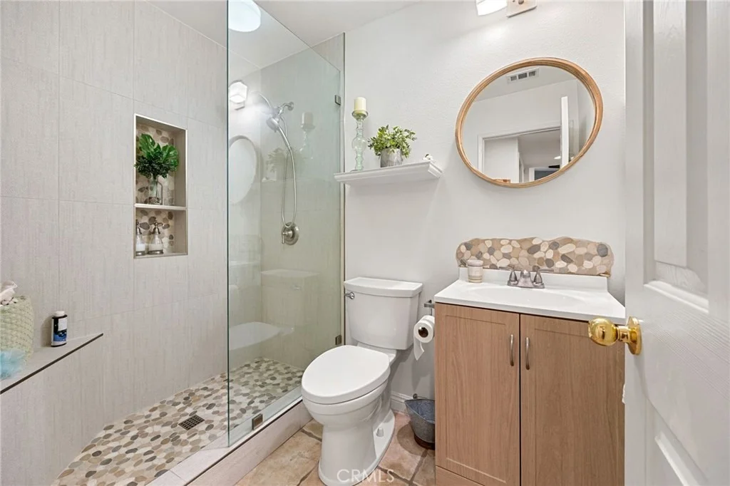 Photo of Unit B at 33433 Emerson Way