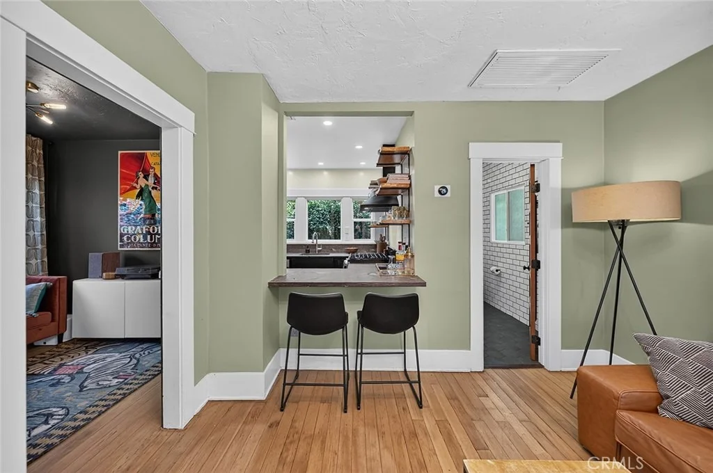 Photo of 523 Olive