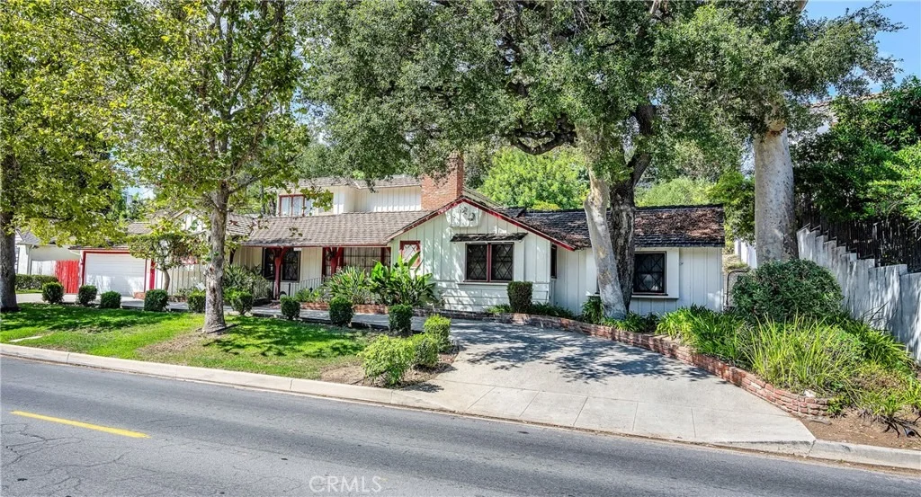 Photo of 4317 Petit Avenue