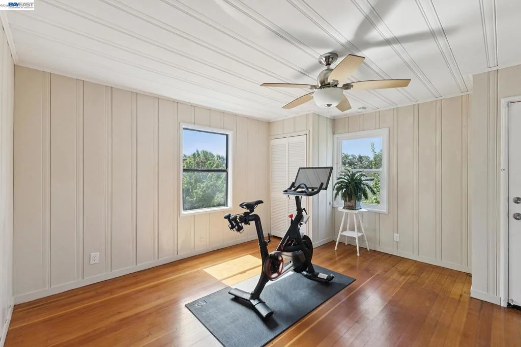 Photo of 8233 Golf Links Rd