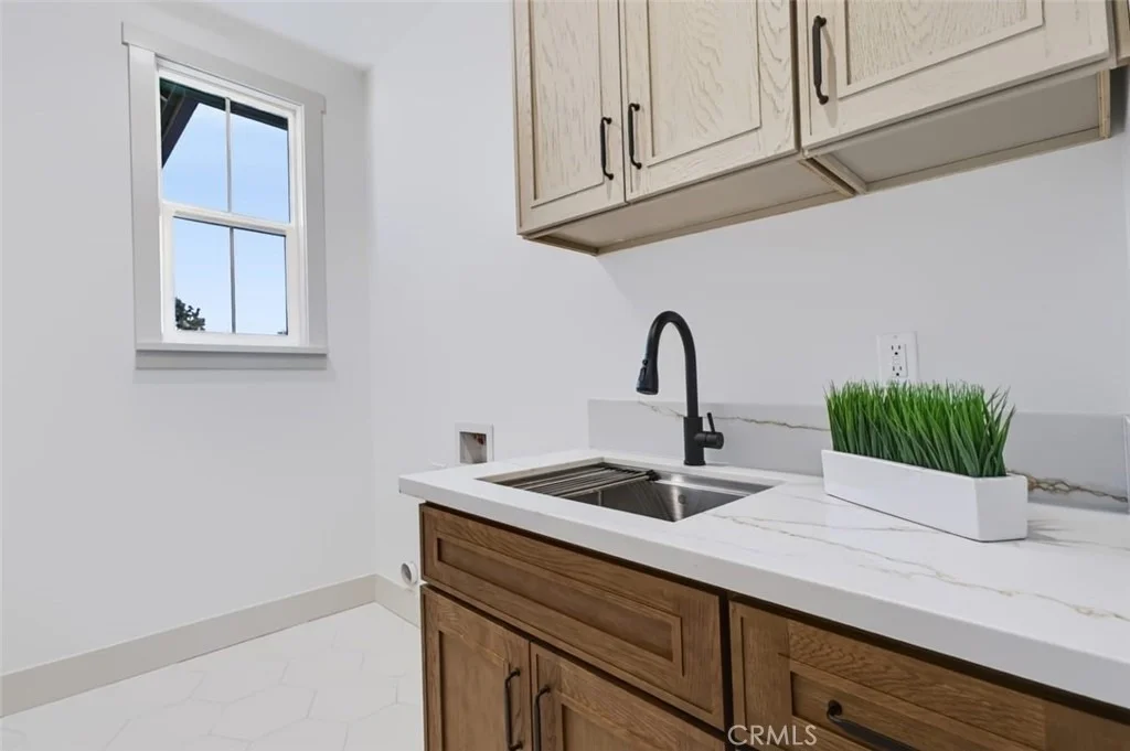 Photo of 1413 W Dottie Lane