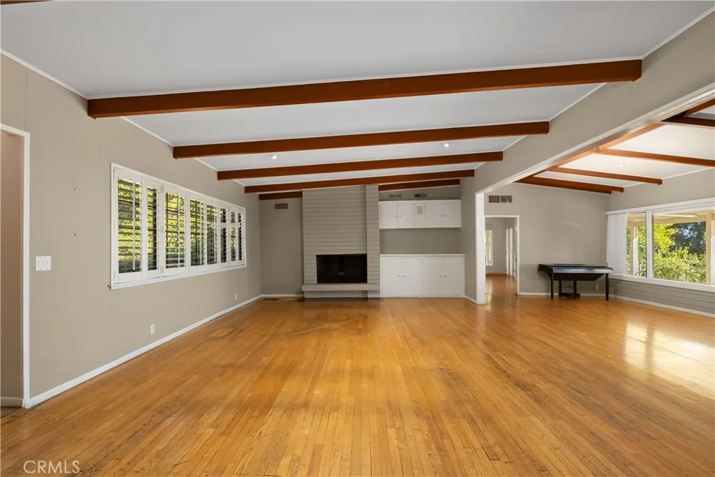 Photo of 595 Rim Road
