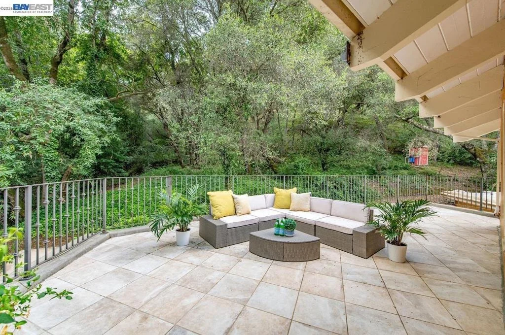 Photo of 35655 Palomares Rd