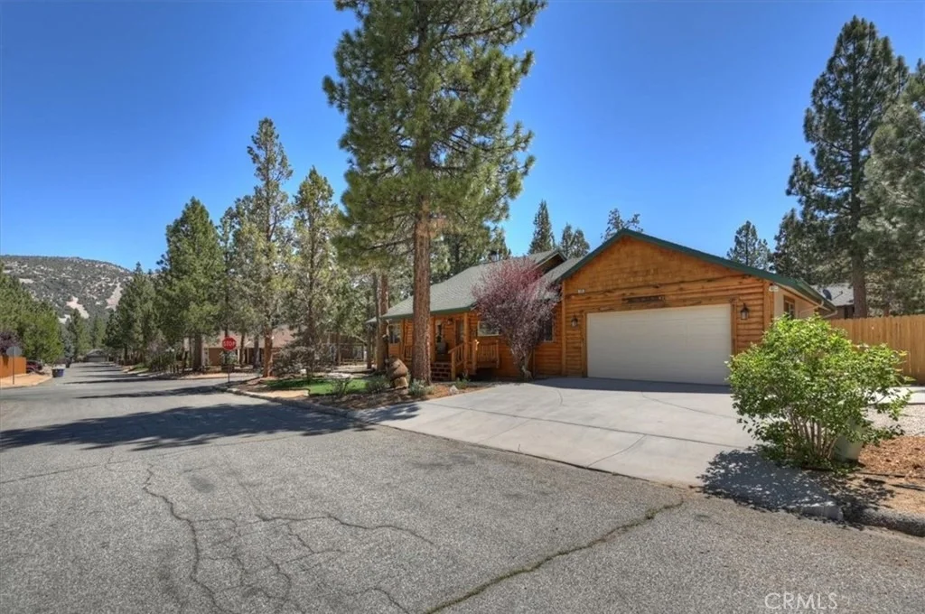 Photo of 320 Eider Drive