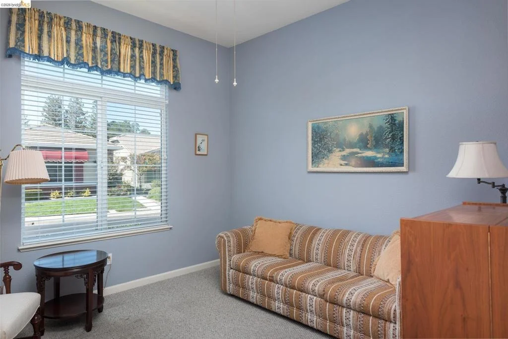 Photo of 478 Coronation Dr
