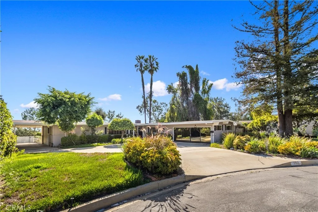 Photo of 595 Rim Road