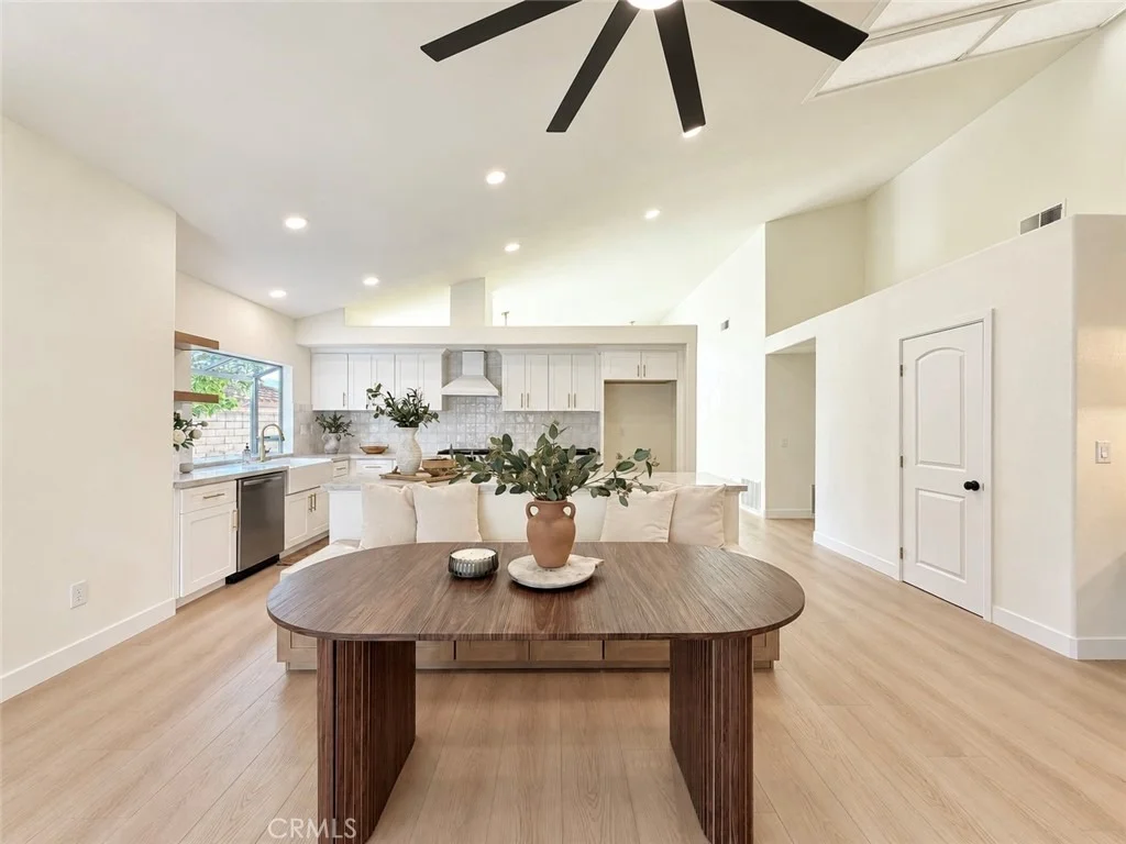 Photo of 35584 Larkspur