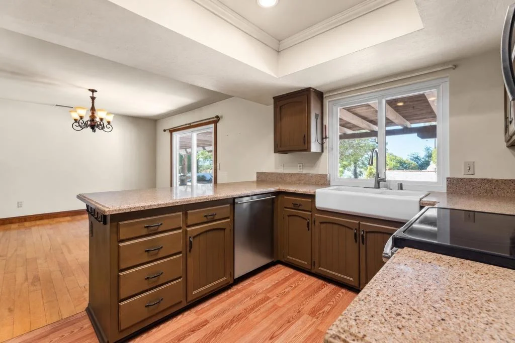 Photo of 3042 Holly Rd