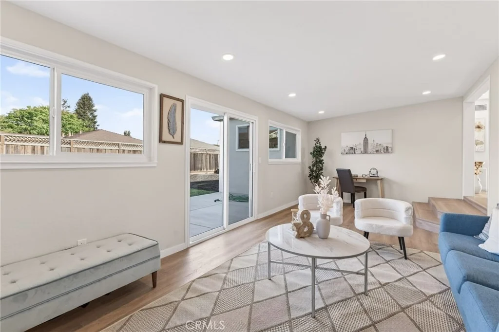 Photo of 4761 Central