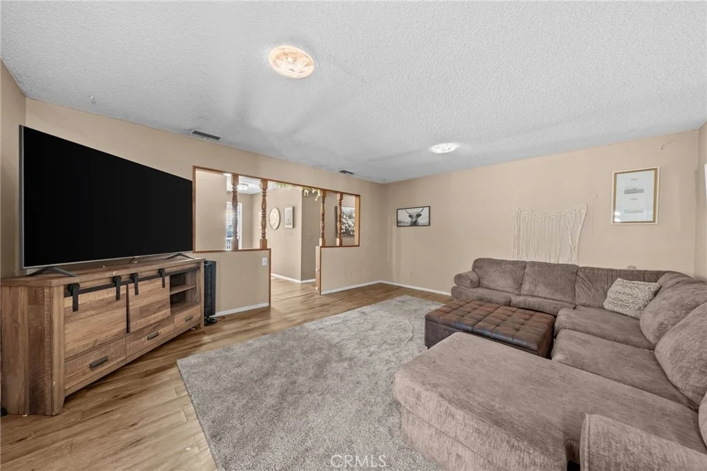 Photo of 25459 Bellview