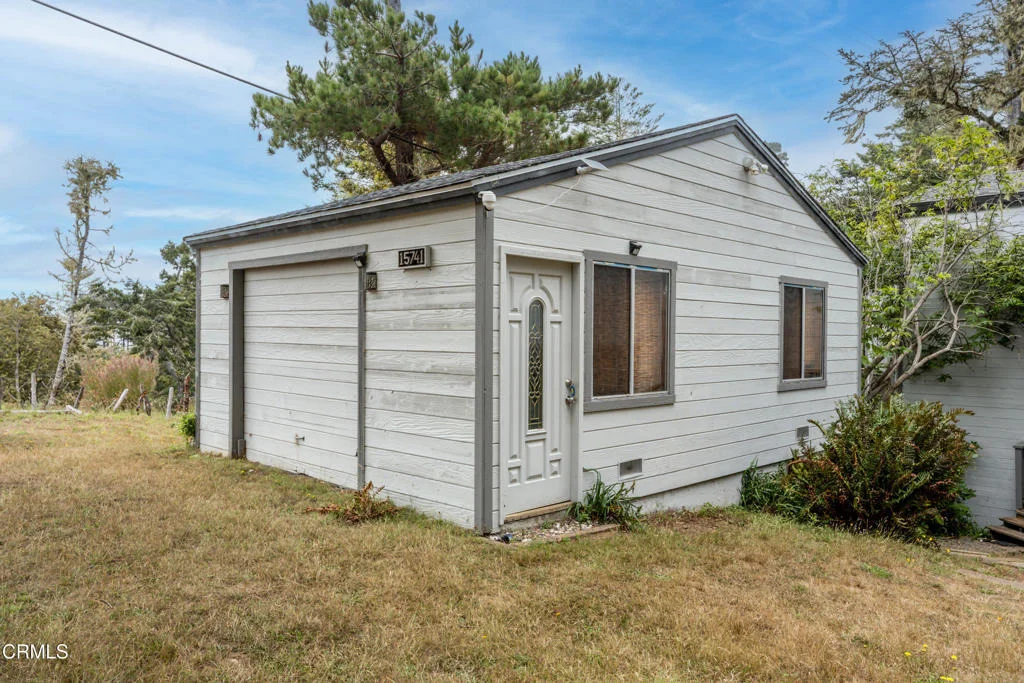 Photo of 15741 Forest View Road