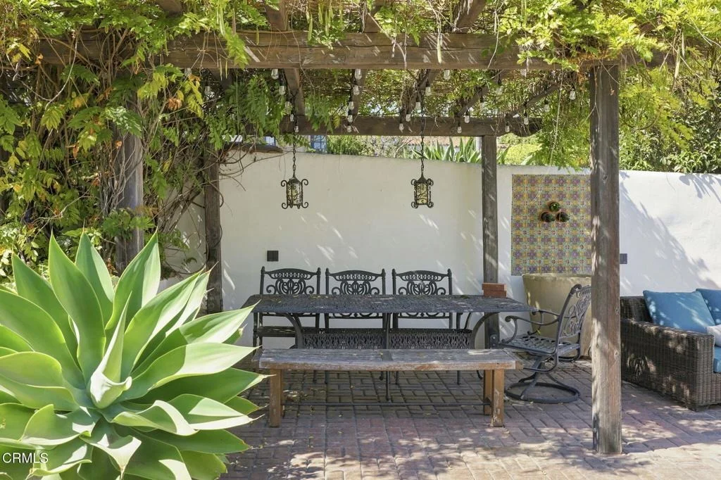Photo of 25 Encinal Place