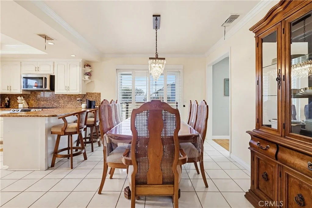 Photo of 555 W Shadwell