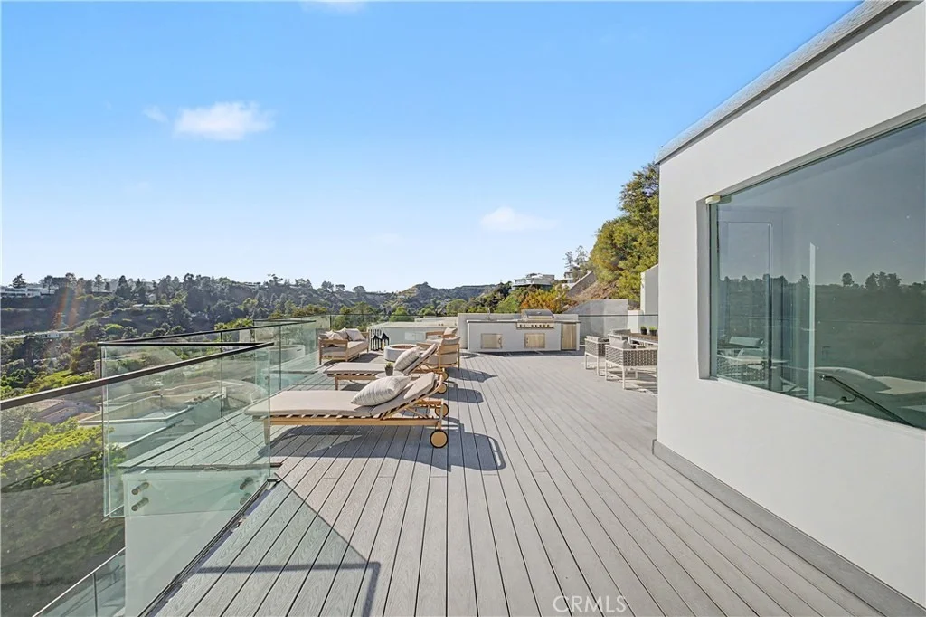 Photo of 9459 Beverly Crest