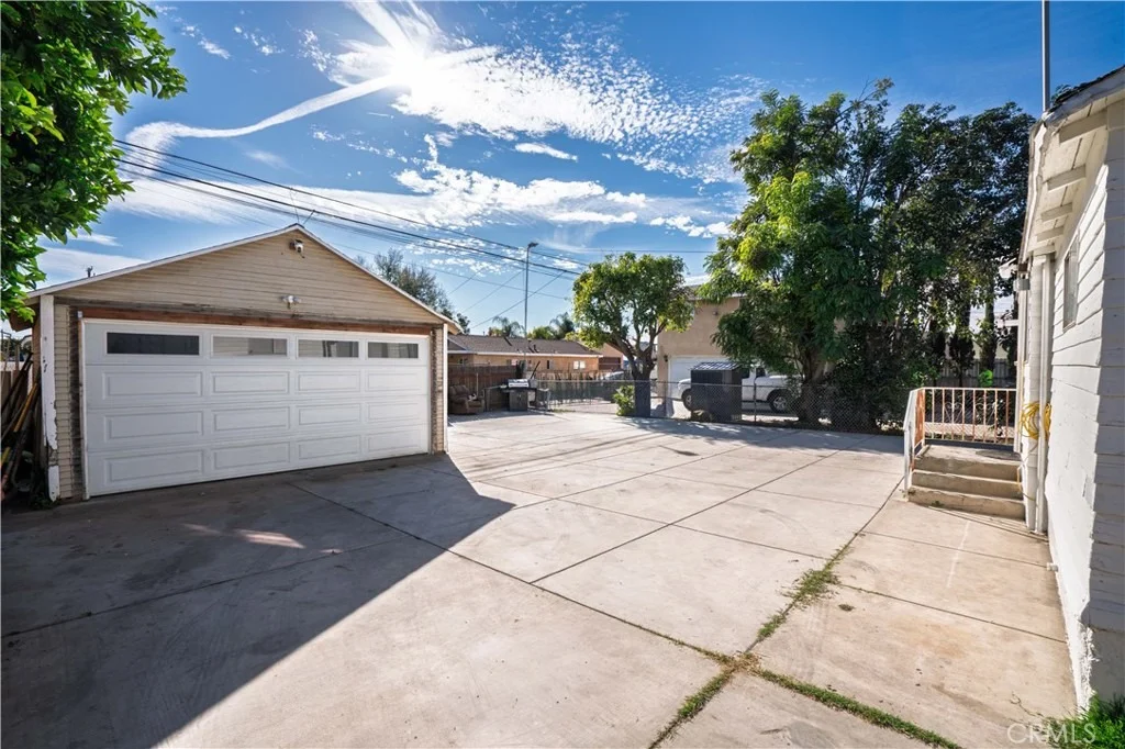 Photo of 730 W 9th