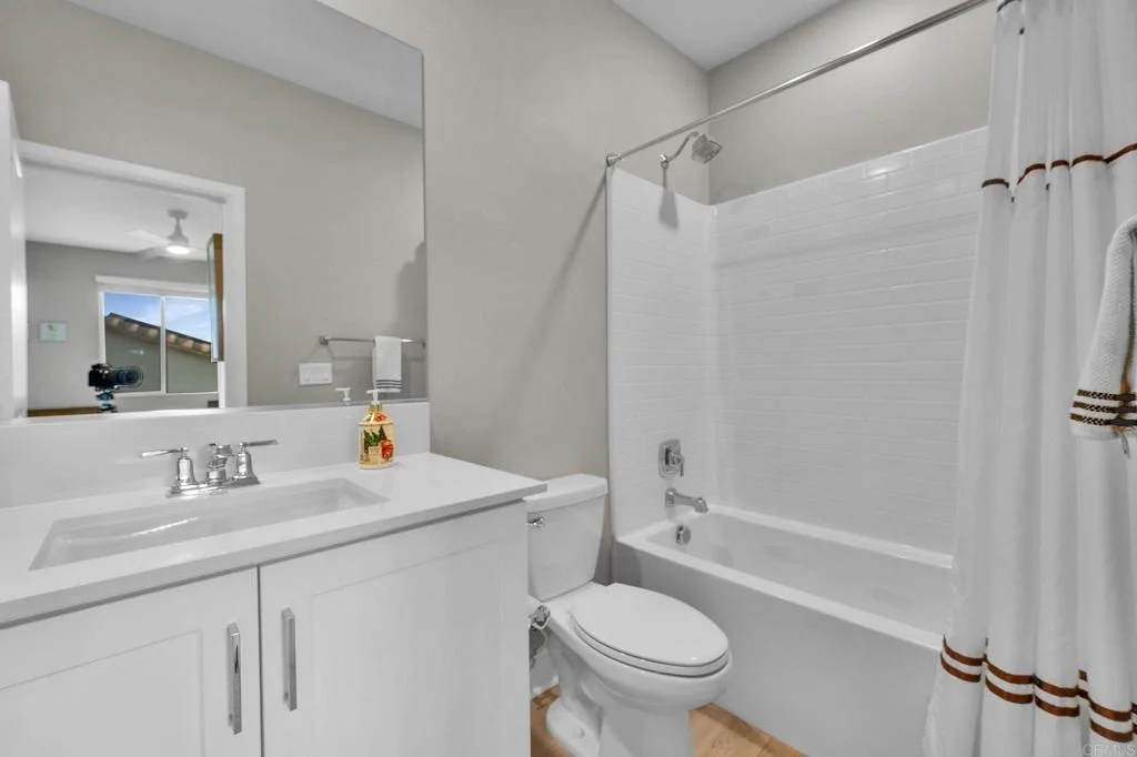 Photo of 916 Lindbergh Drive