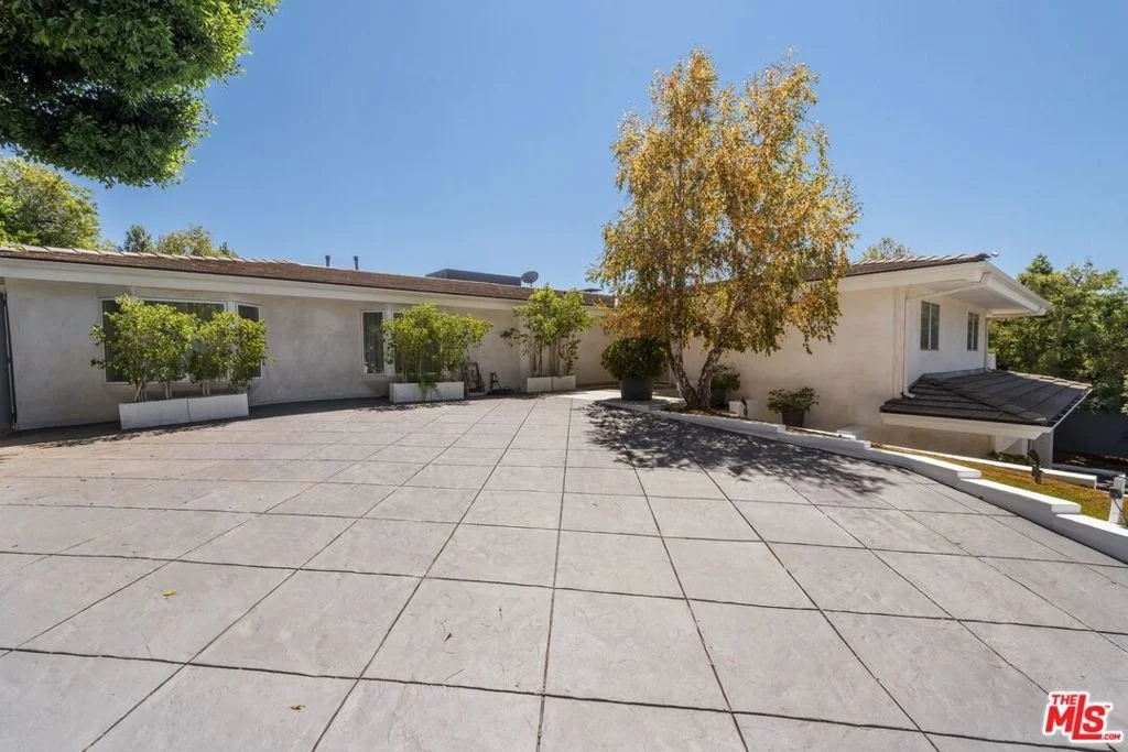 Photo of 9626 Highridge Drive