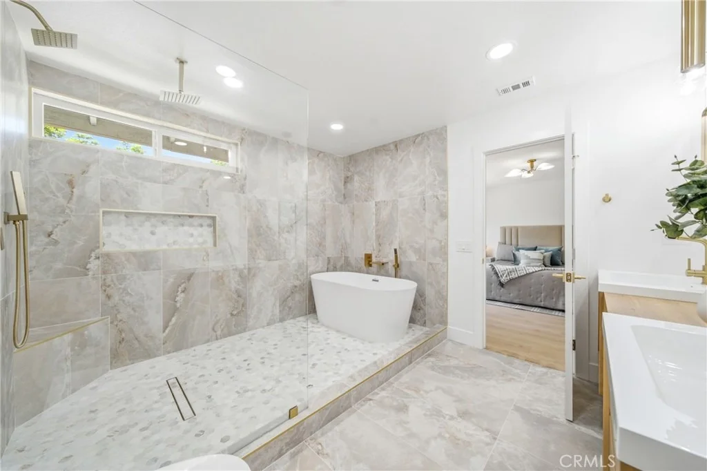Photo of 137 S Thistle Road