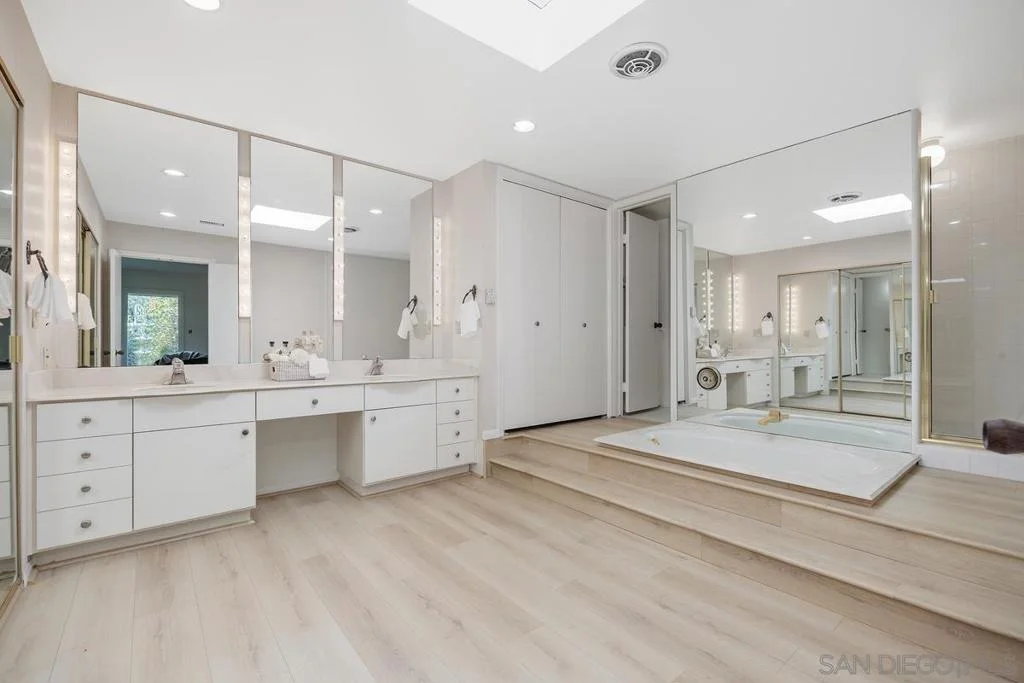 Photo of 8233 Caminito Maritimo