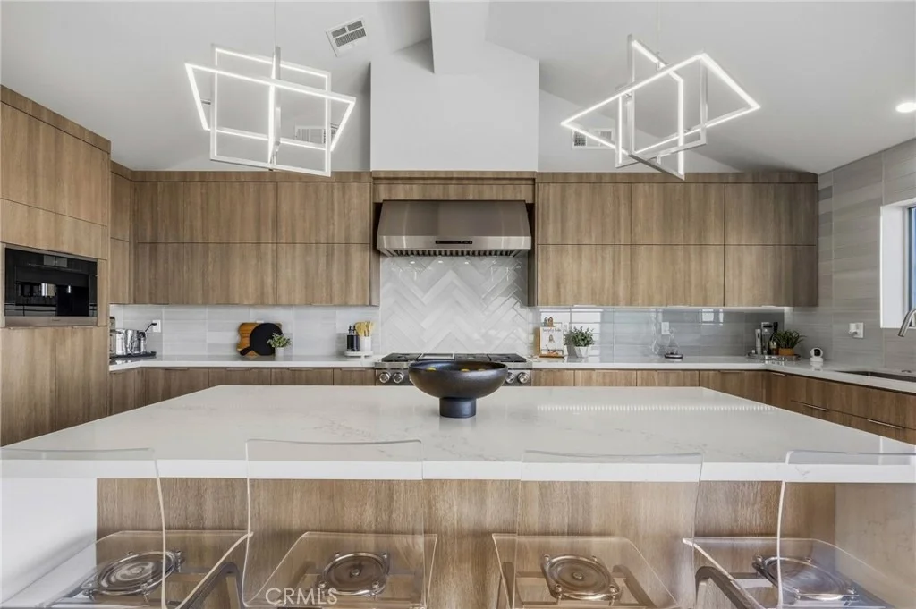 Photo of 2886 Crownview