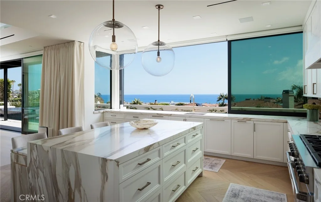 Photo of 2595 Altamar