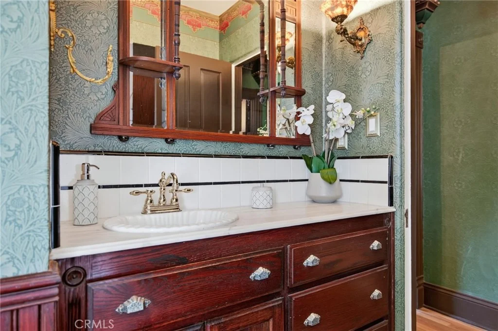 Photo of 2812 Ivy