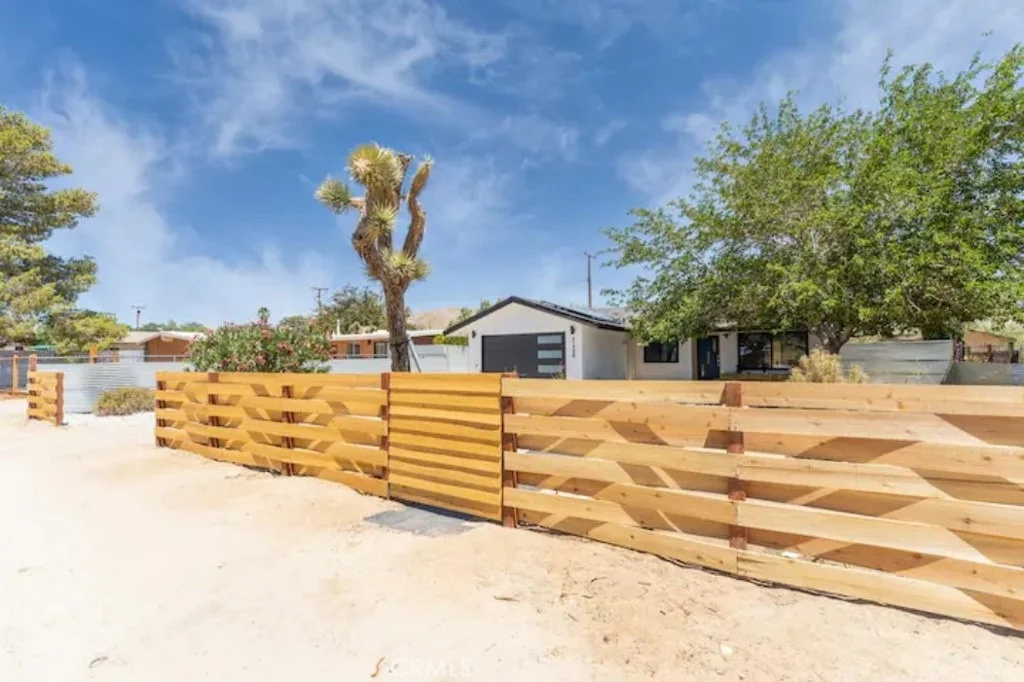 Photo of 61938 Oleander Drive