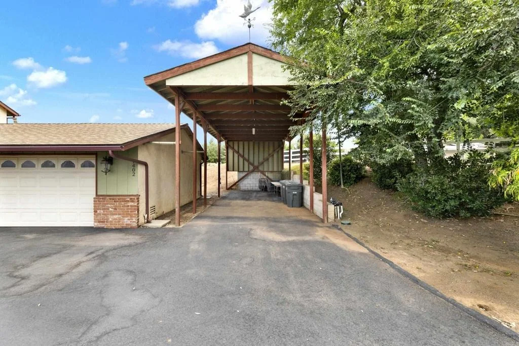 Photo of 1402 Big Red Road