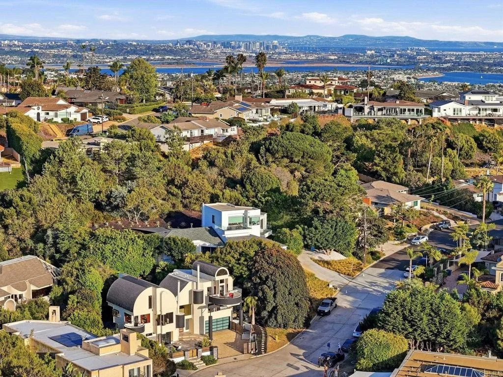 Photo of 6105 Avenida Chamnez