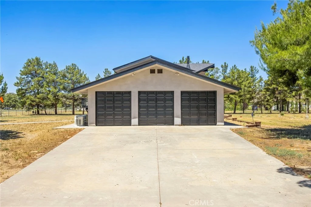 Photo of 49585 Flightline Way