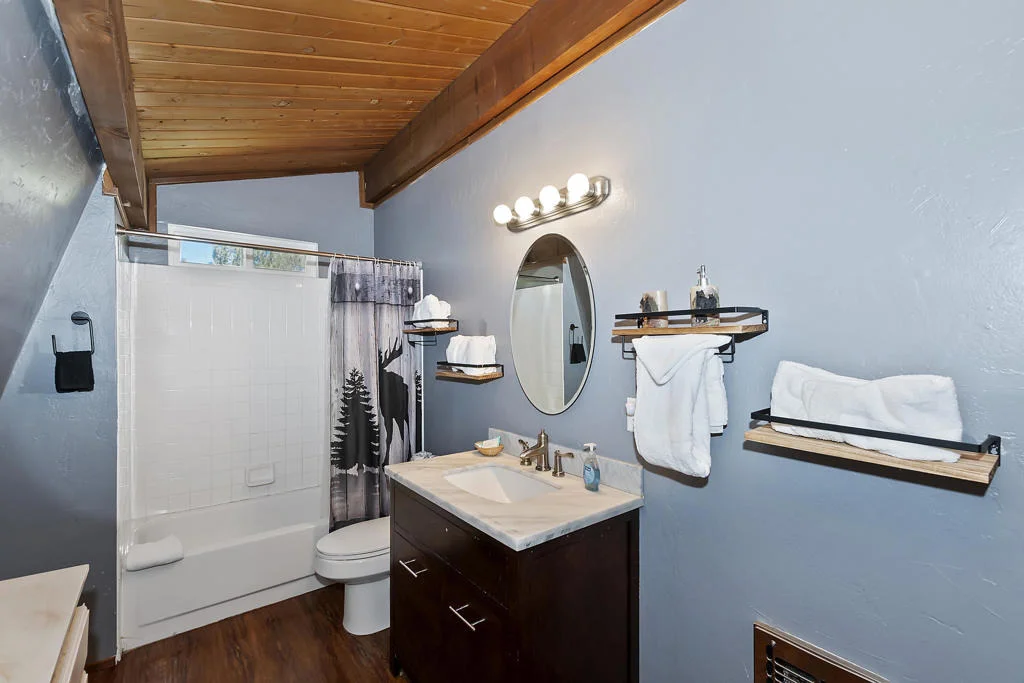 Photo of 40138 Hillcrest Drive