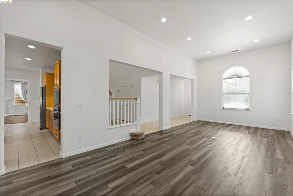 Photo of 4592 Le Conte Cir