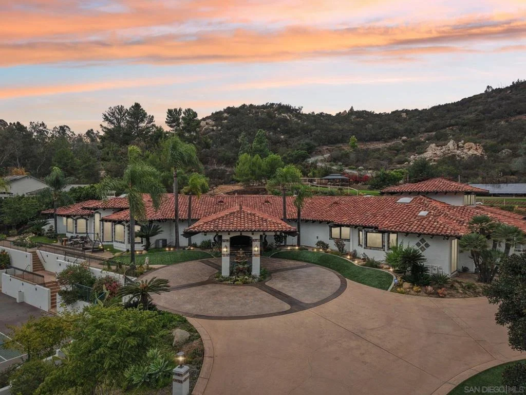 Photo of 13371 Summit Cir