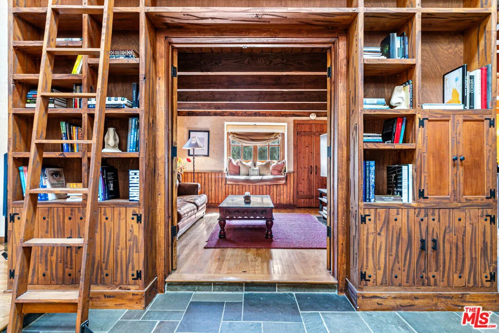 Photo of 8497 Harold Way