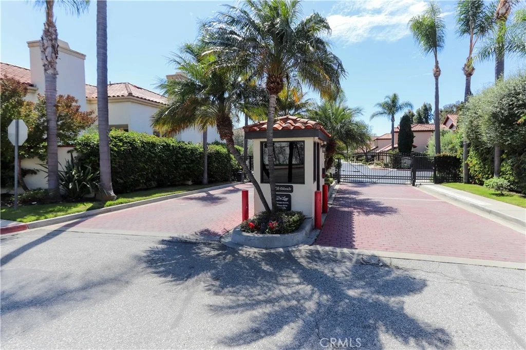 Photo of 5755 Avenida Estoril