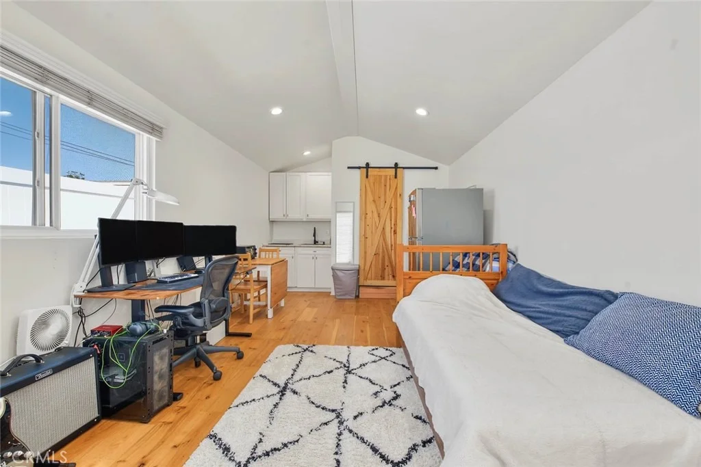 Photo of 321 N Cataract