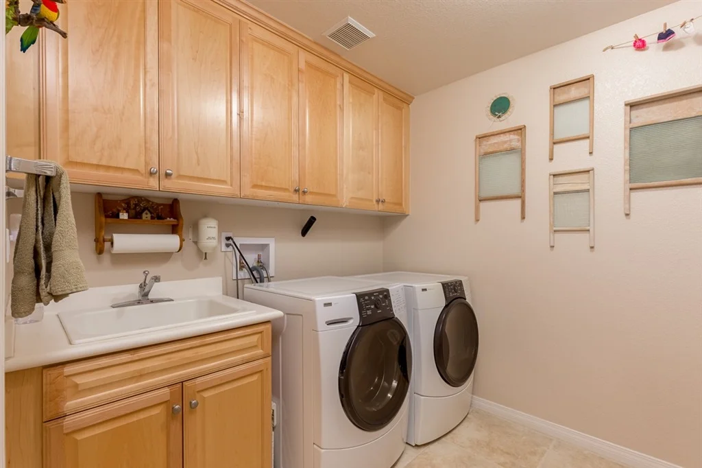Photo of 941 Bellagio Road