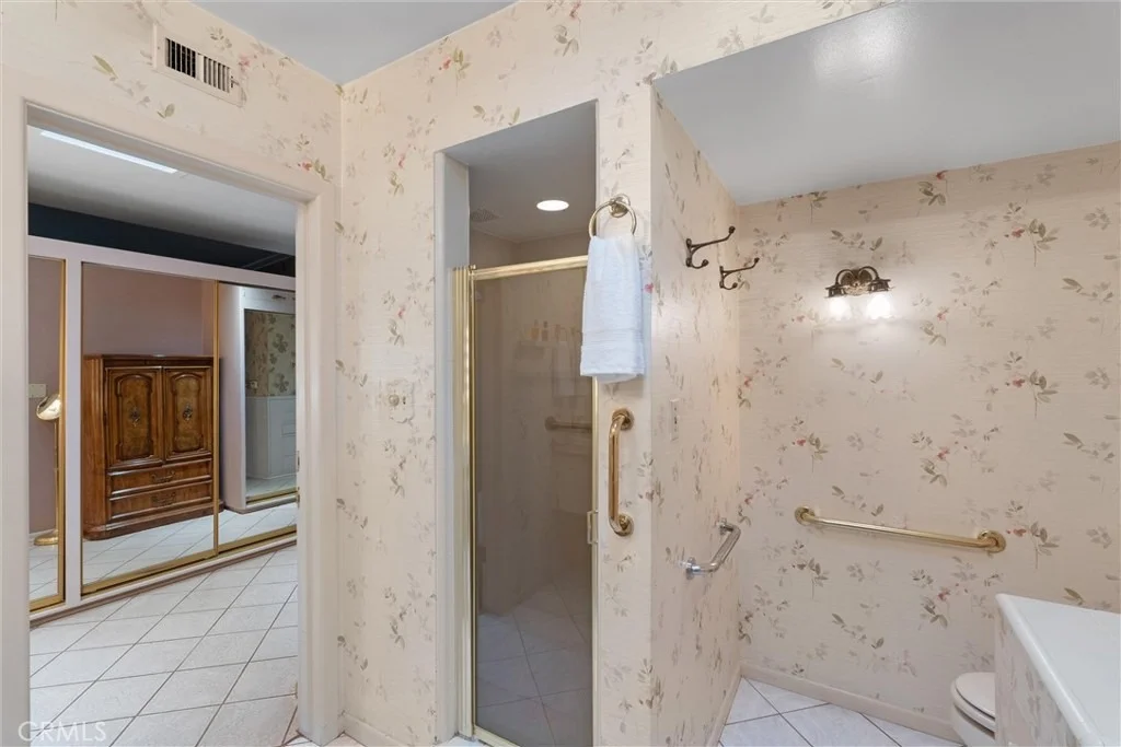 Photo of 1455 La Perla