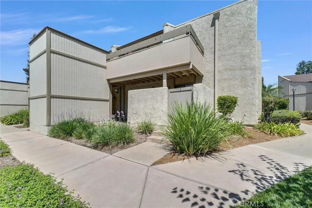 Photo of Unit 10 at 3062 Associated