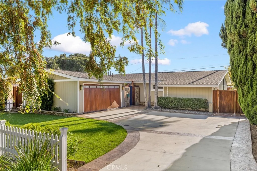 Photo of 1255 Hastings Ranch Drive