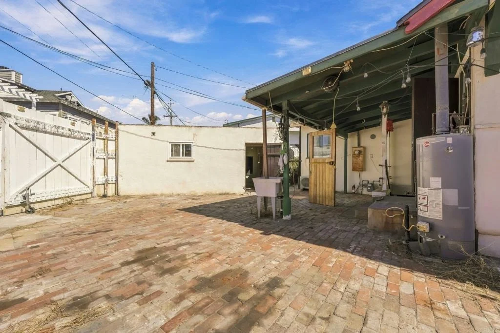 Photo of 848 Olive Avenue
