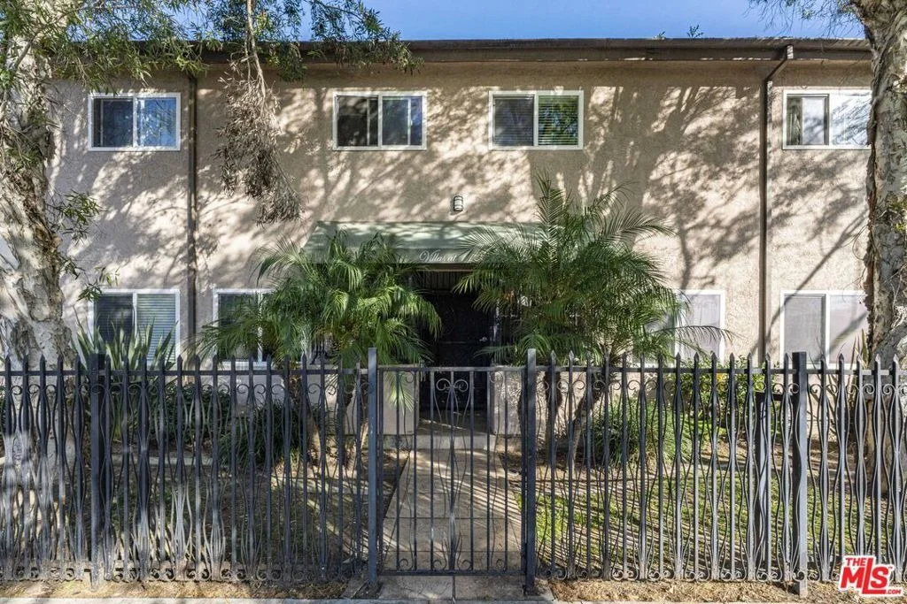 Photo of Unit 6 at 1100 Walnut Avenue
